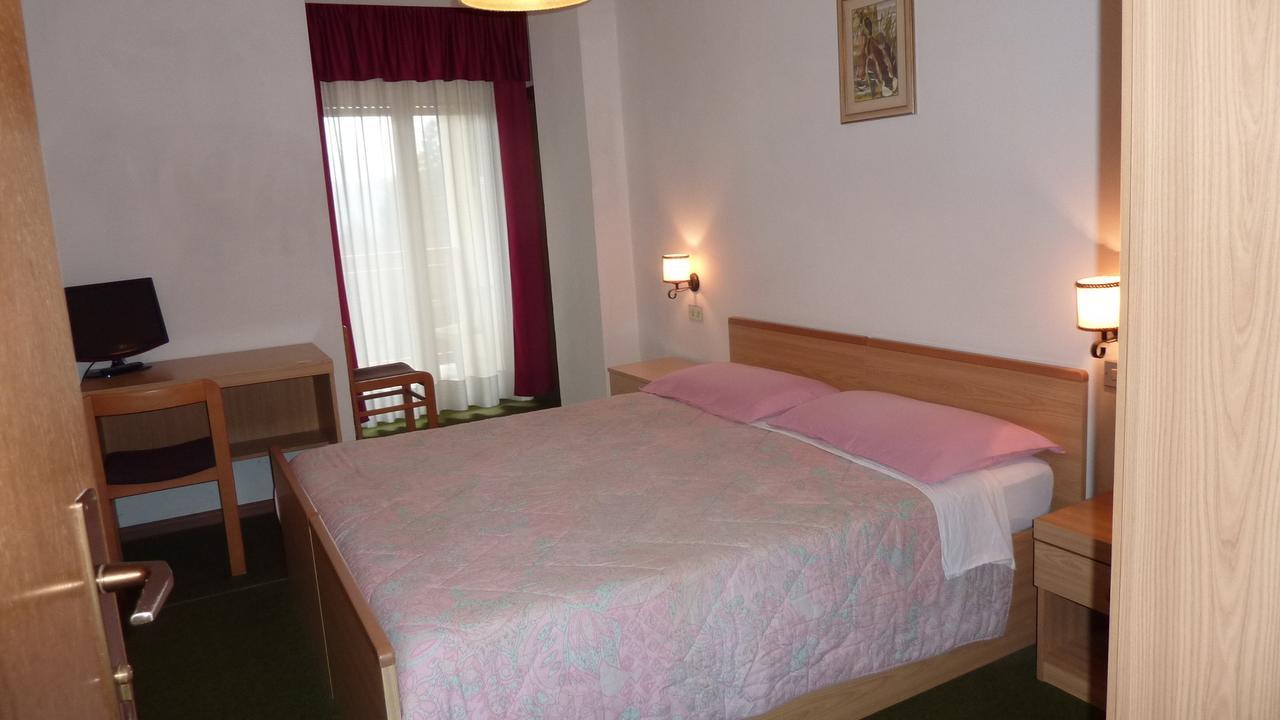 Hotel Terminus Левіко-Терме Екстер'єр фото